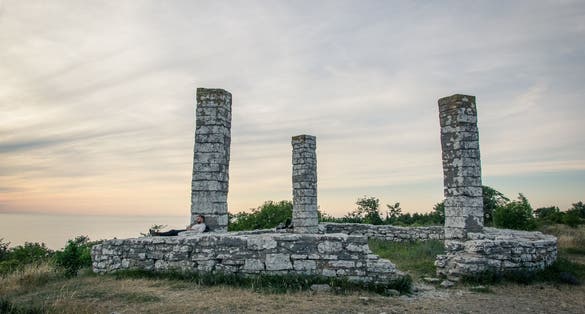 photo of a tourist at Galgberget in Visby, Gotland Sweden.