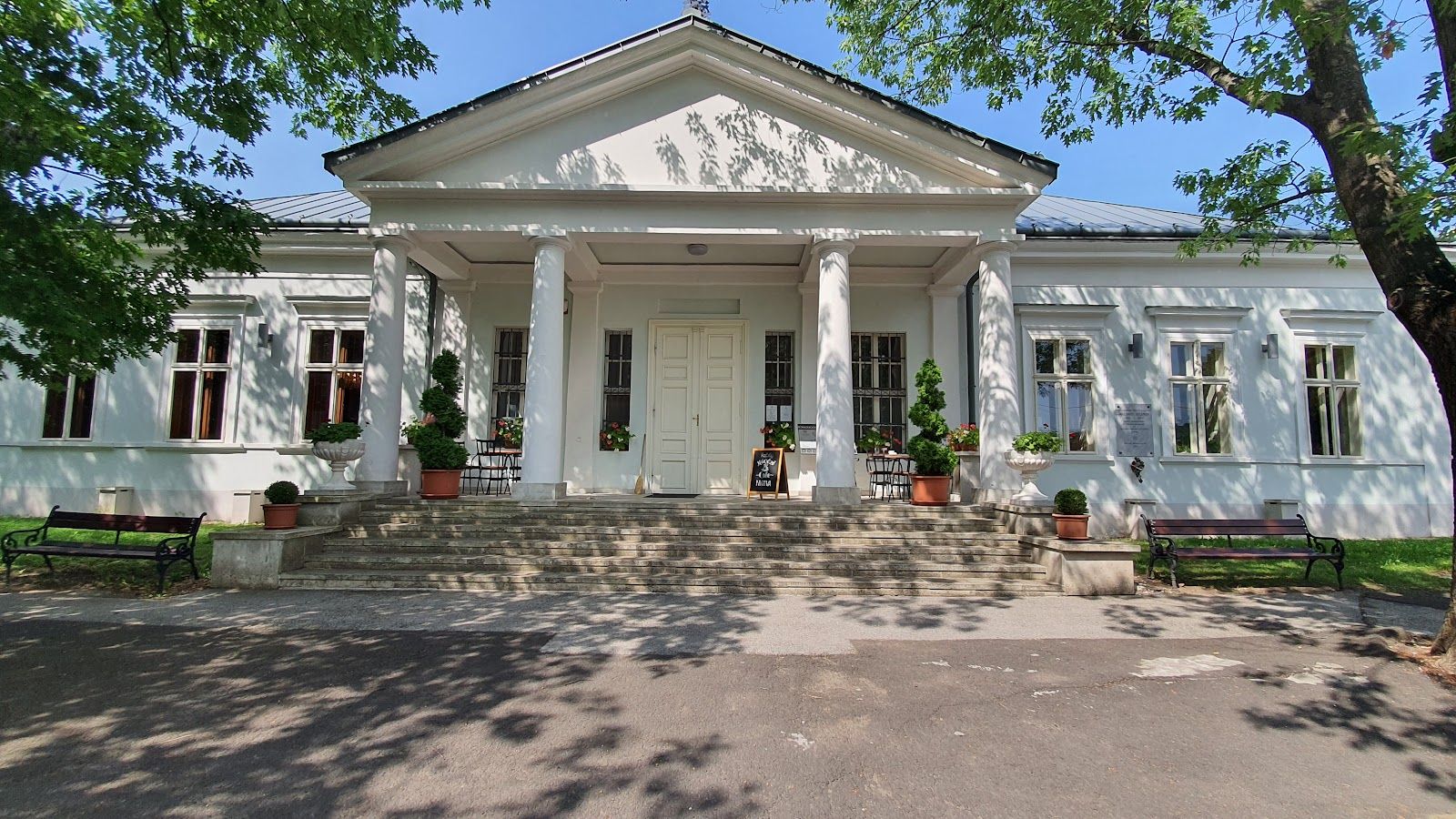 Tolcsvai Szirmay-Waldbott kastély látogatóközpont, Tolcsva, Sárospataki járás, Borsod-Abaúj-Zemplén, Northern Hungary, Great Plain and North, Hungary