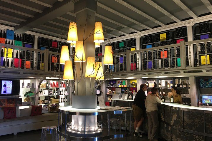 Semi-Private Rioja Tour of 3 Premium Wineries from Bilbao