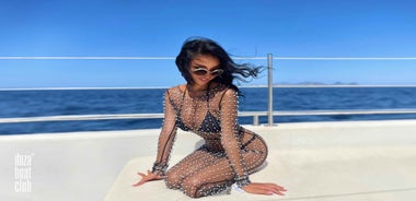 Ibiza: Bottomless Brunch at Ibiza Boat Club with Drinks & DJ