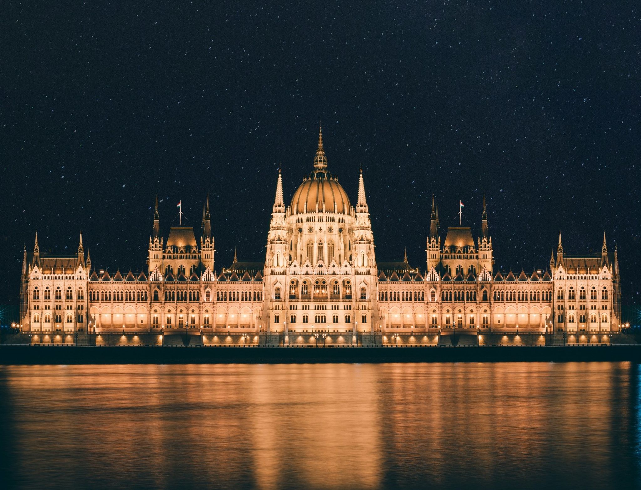 Hungary Parliament Bldg.jpg