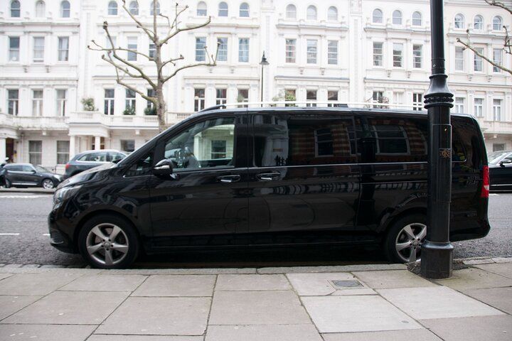 Private Sheffield Robin Hood Departure Transfer - Hotel/Accommodation to Airport