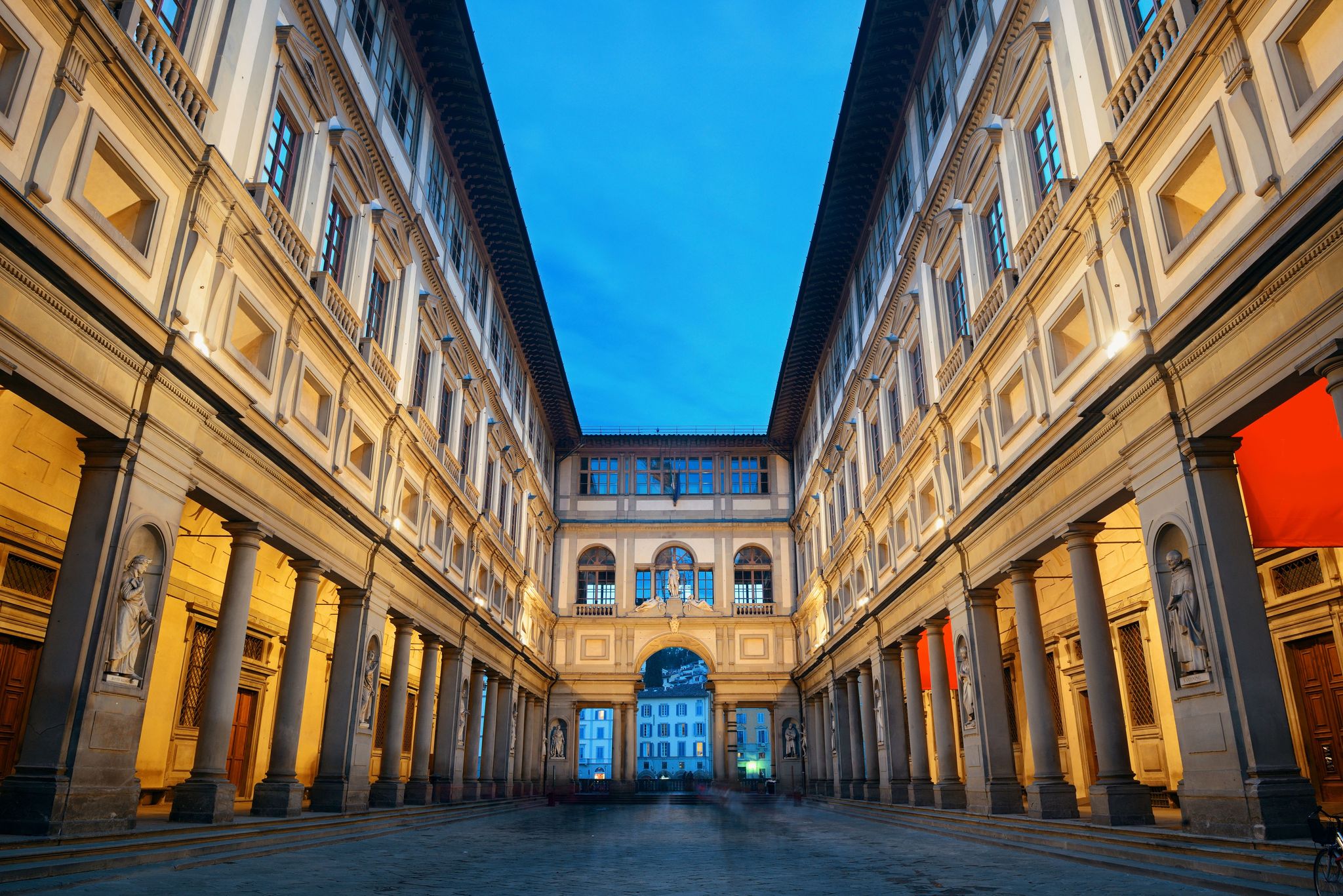photo of uffizi gallery in piazzale degli uffizi at night in florence Italy.