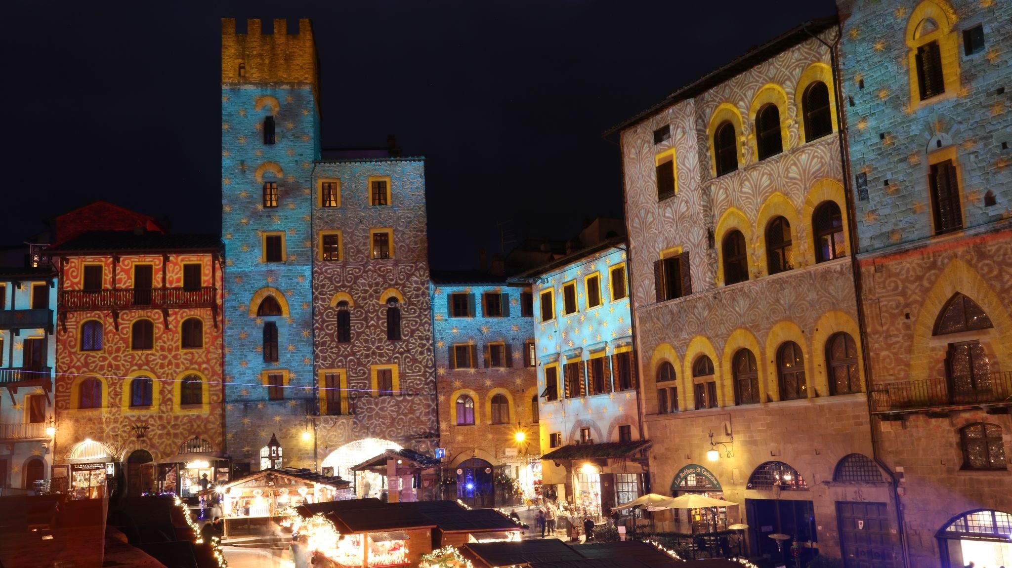photo of view of Arezzo, Piazza Grande with Christmas decorations, Arezzo, Italy.