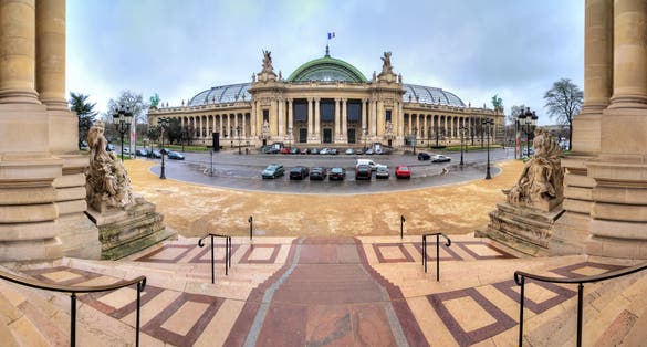 180 degree panoramic view of the Grand Palais in Paris, seen from the Petit Palais