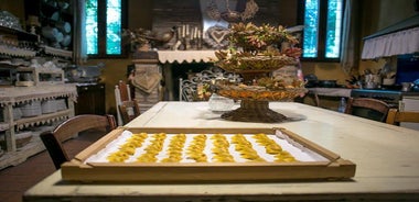 Cesarine: Small group Pasta and Tiramisu class in Modena