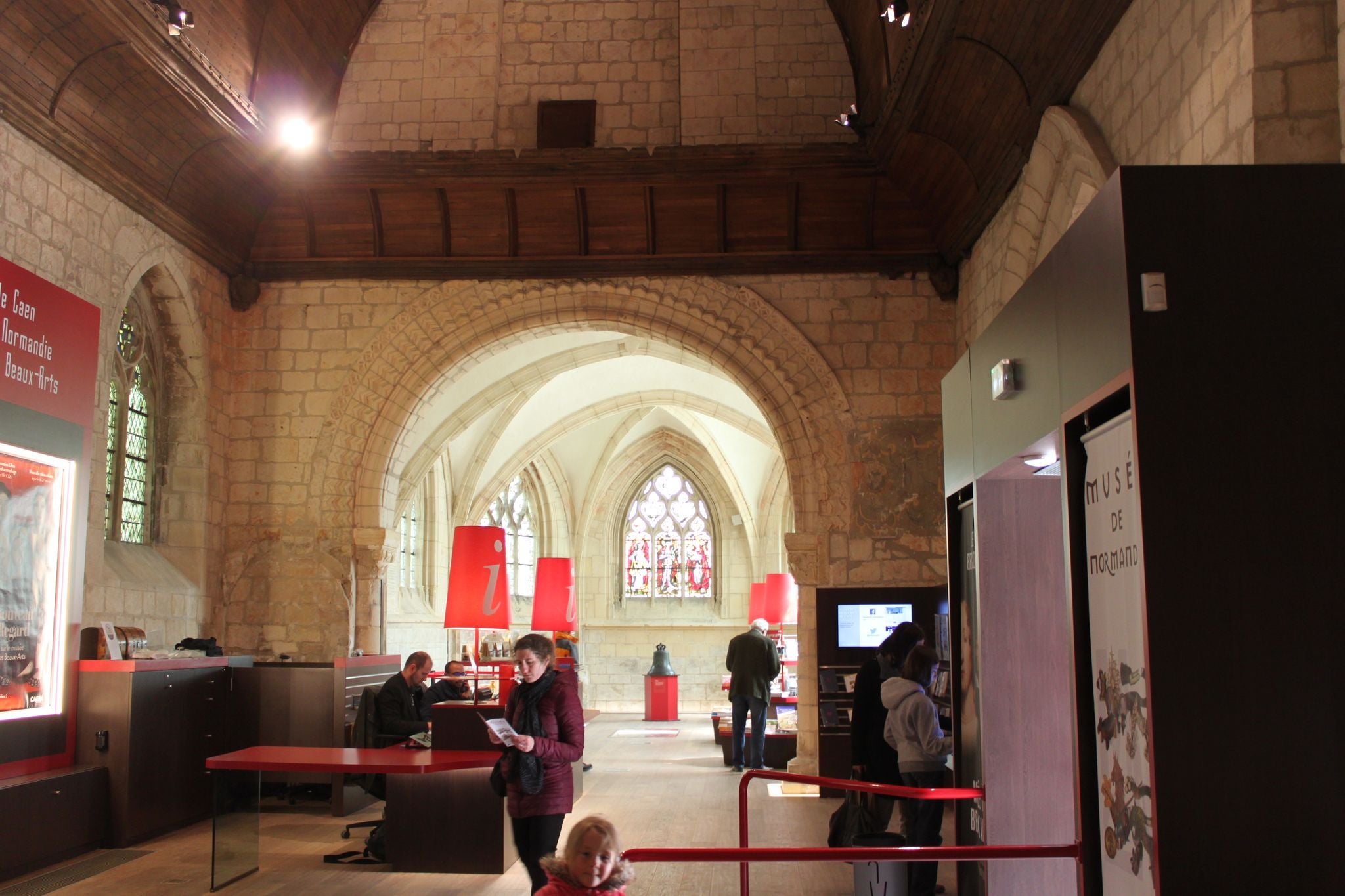 Former Saint-Georges church, transformed into the castle's reception center.