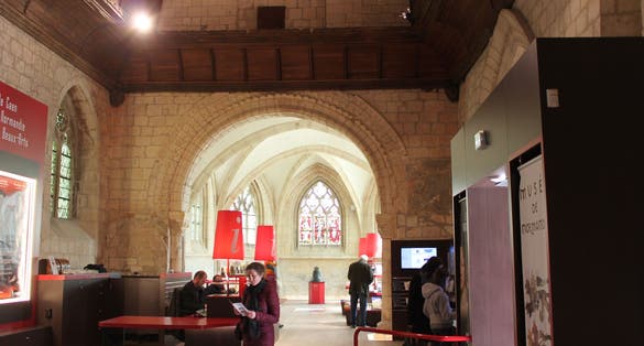 Former Saint-Georges church, transformed into the castle's reception center.