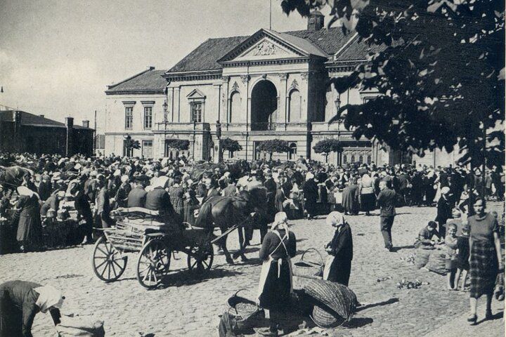 Historical Klaipeda Old Town Tour In the Lost City of Memel 