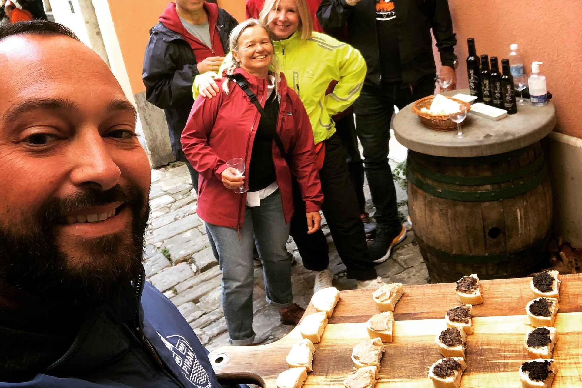 Piran: Walking Tour with Local Wine and Food Tasting