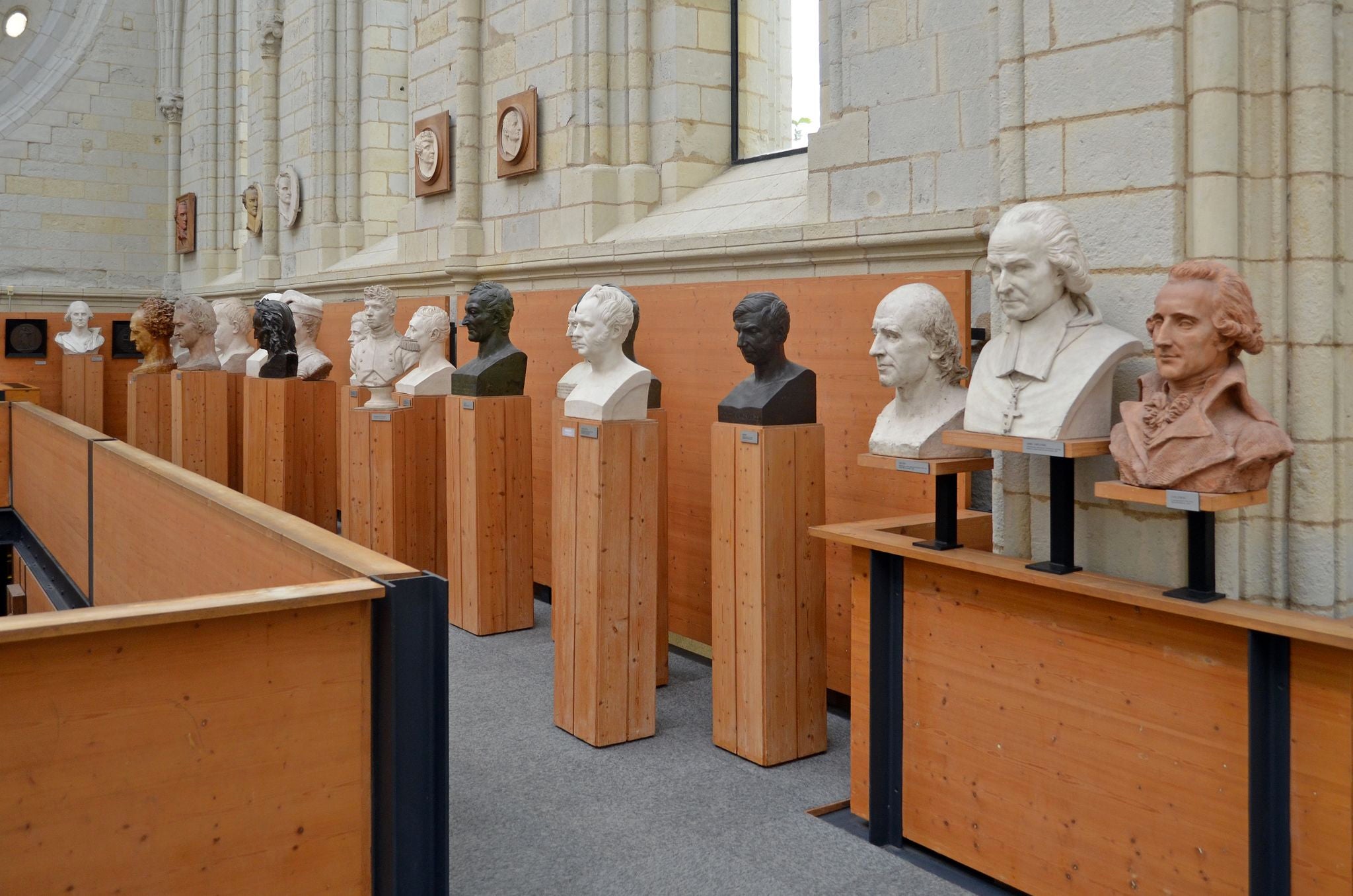 Gallery of busts.