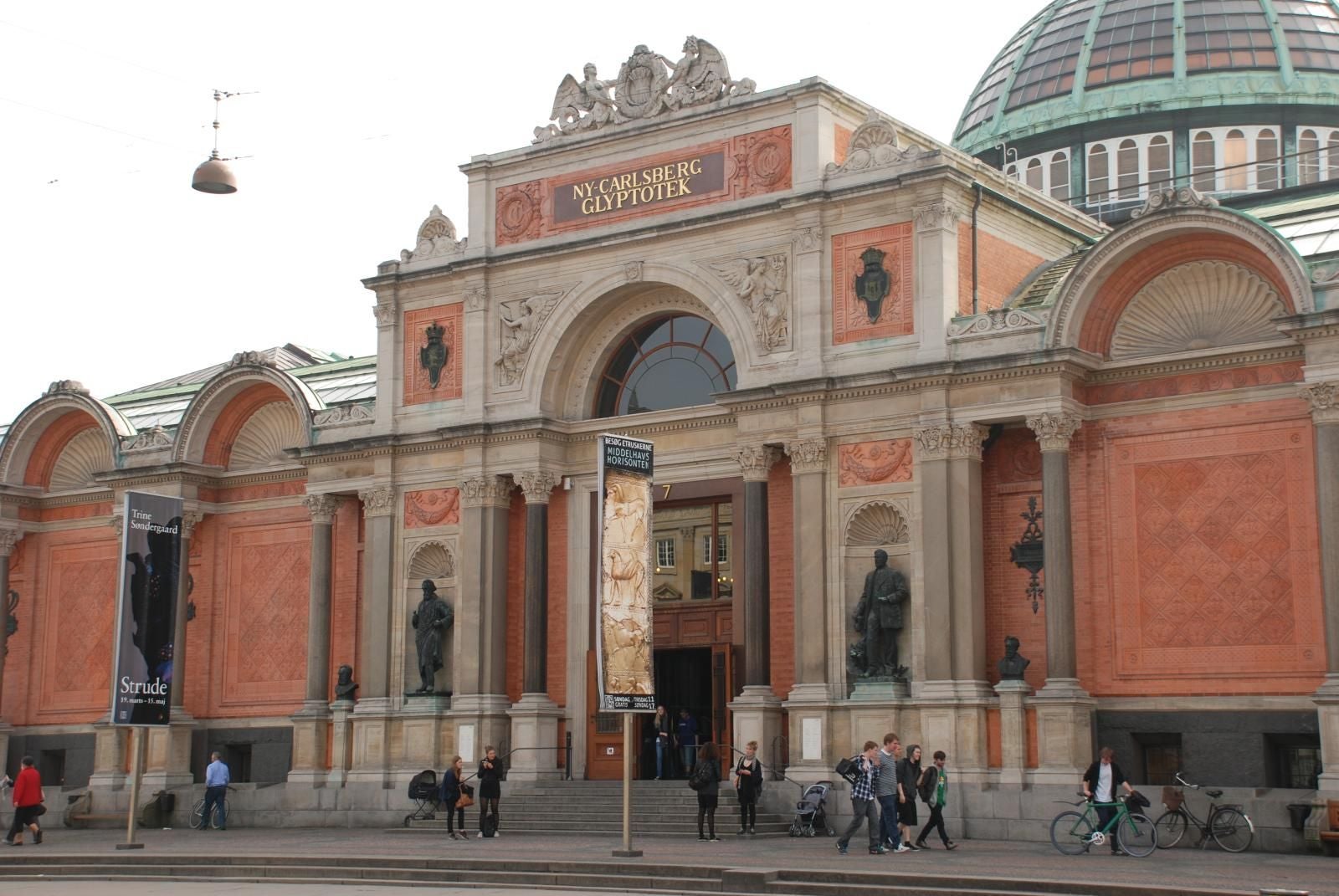 Photo of the main entrance to Ny Carlsberg Glyptotek, an art museum in Copenhagen, Denmark.