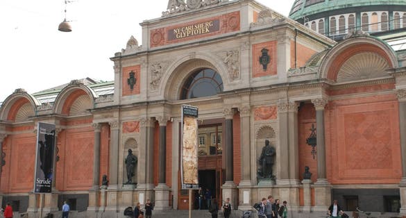 Photo of the main entrance to Ny Carlsberg Glyptotek, an art museum in Copenhagen, Denmark.