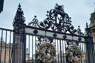 2 Hour Holyrood Palace Private Walking Tour