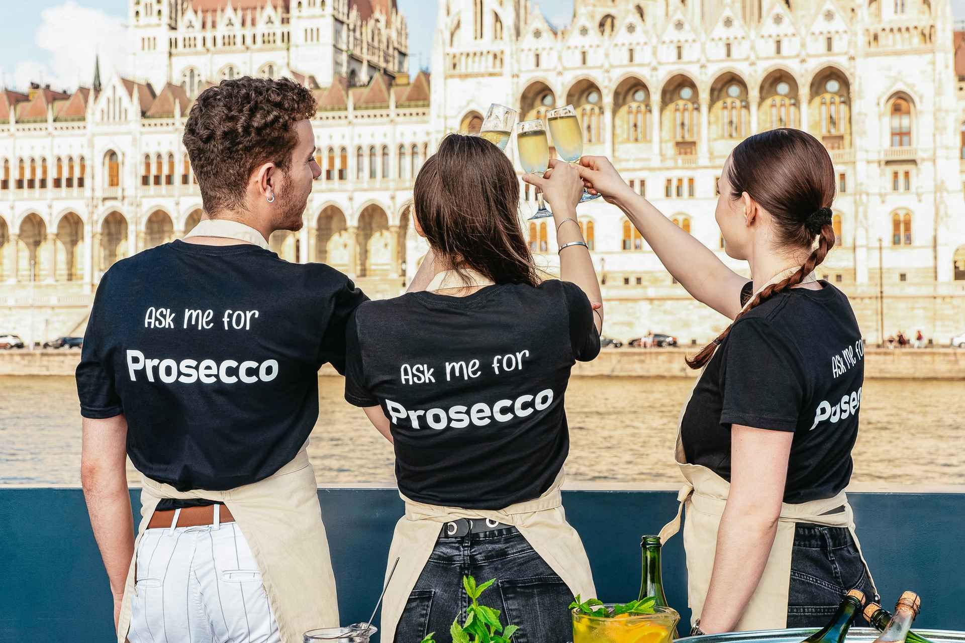 Budapest: Unlimited Prosecco, Beer and Aperol Spritz Cruise