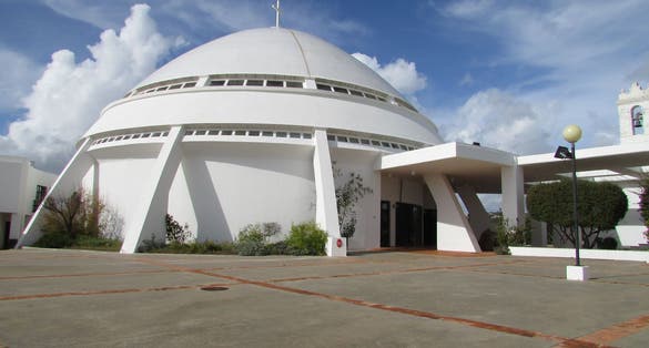 More details The Santuário de Nossa Senhora da Piedade (Sanctuary of our Lady of Mercy) sits on the crown of a hill west of the city of Loulé, Algarve, Portugal.
