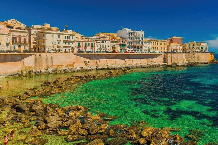 Siracusa Walking Tour with Audio and Written Guide by a Local