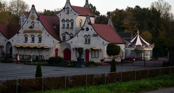 Photo of Gulliver Park in the fall ,Valencia ,Spain .