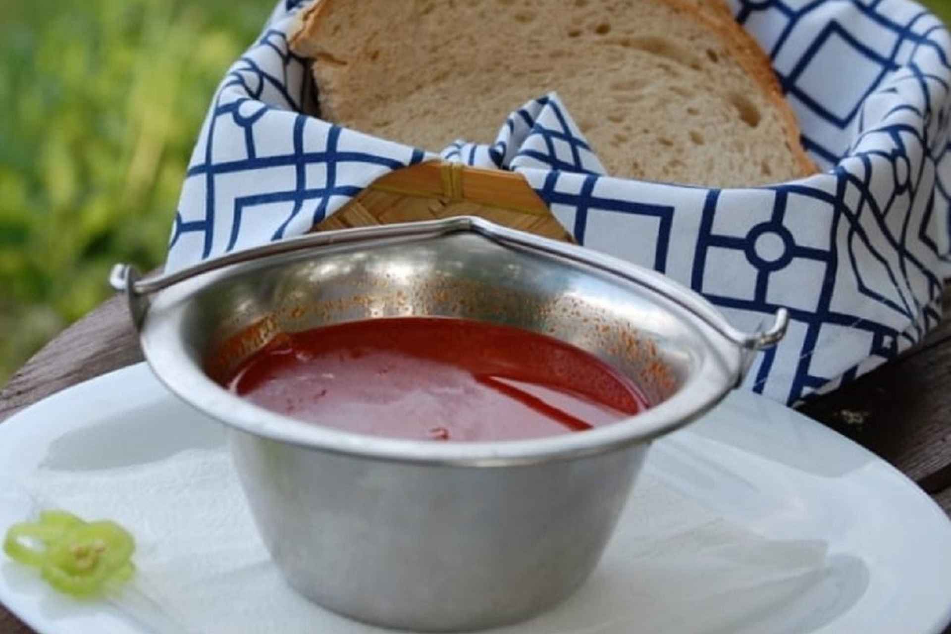 Győr: Private Boat Tour to Visegrád with Danube Bend Views