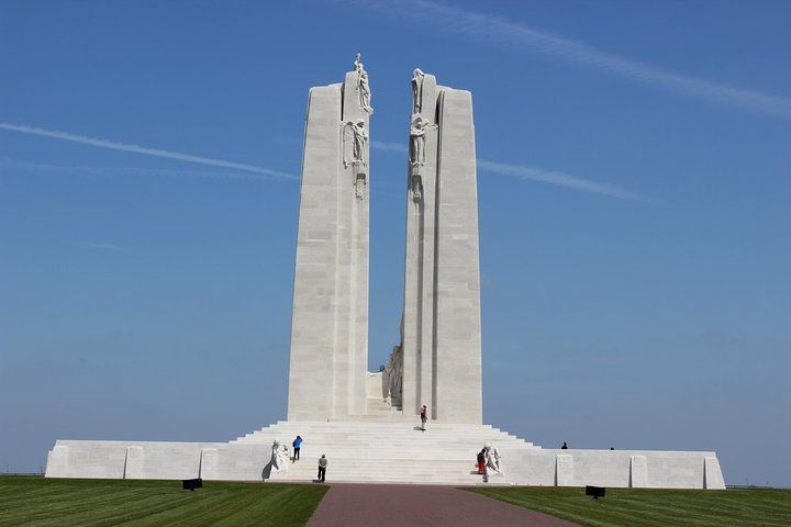 Private Round Trip Transfer to Vimy Ridge from Arras 