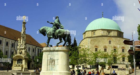 photo of Széchenyi square .