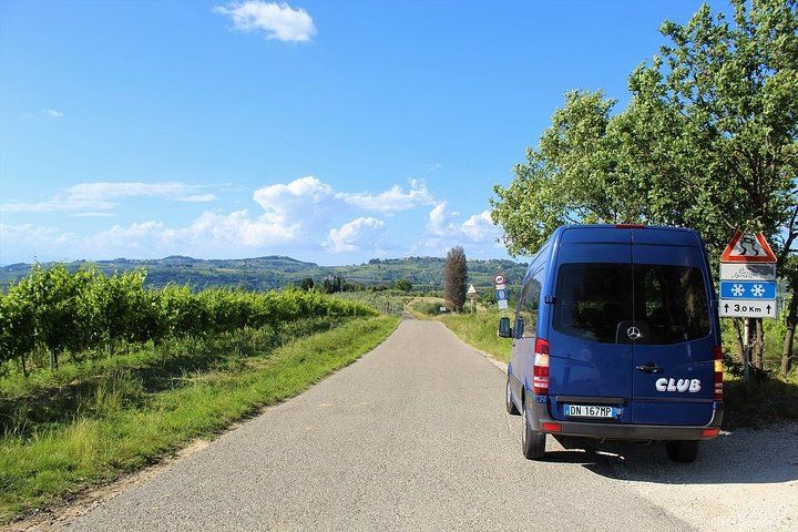 Tuscan Wine Tour in Lucca by van