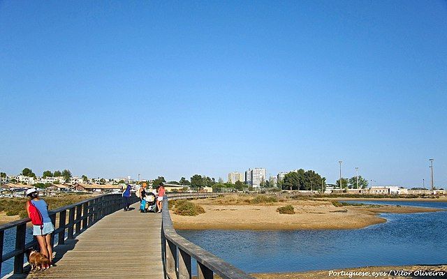 640px-Passadiços_de_Alvor_-_Portugal_(49095773691).jpg