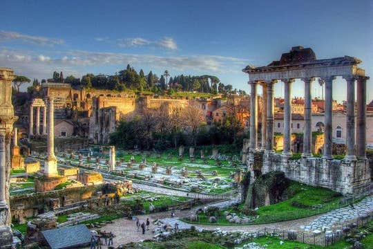 20+ Rome Sights Tour with Trevi Fountain & Enter The Colosseum 