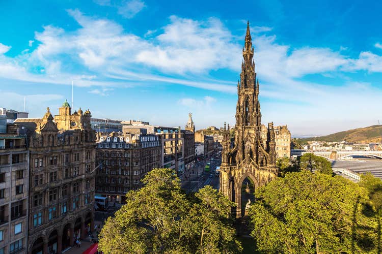 Edinburgh in July: Weather, Festivals & Top Things To Do