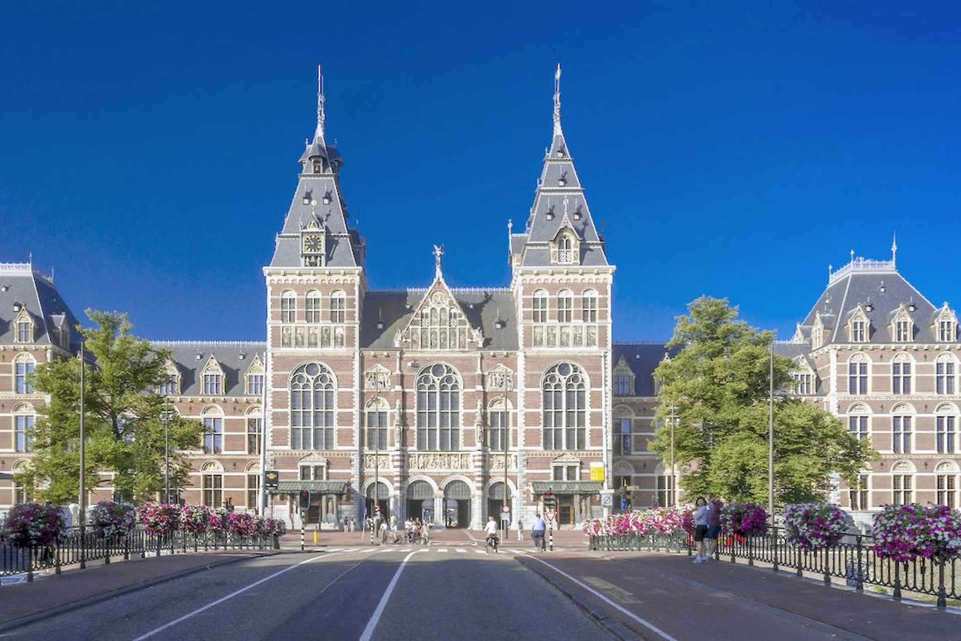 Amsterdam: Rijksmuseum Entry Ticket with Optional Two Drinks