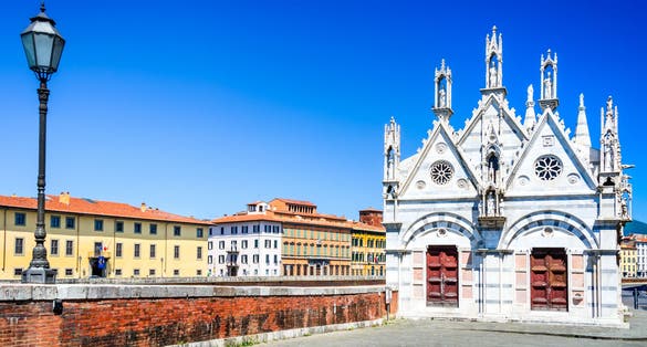 Gothic church of Santa Maria della Spina, built around 1230 in the Pisan Gothic style.