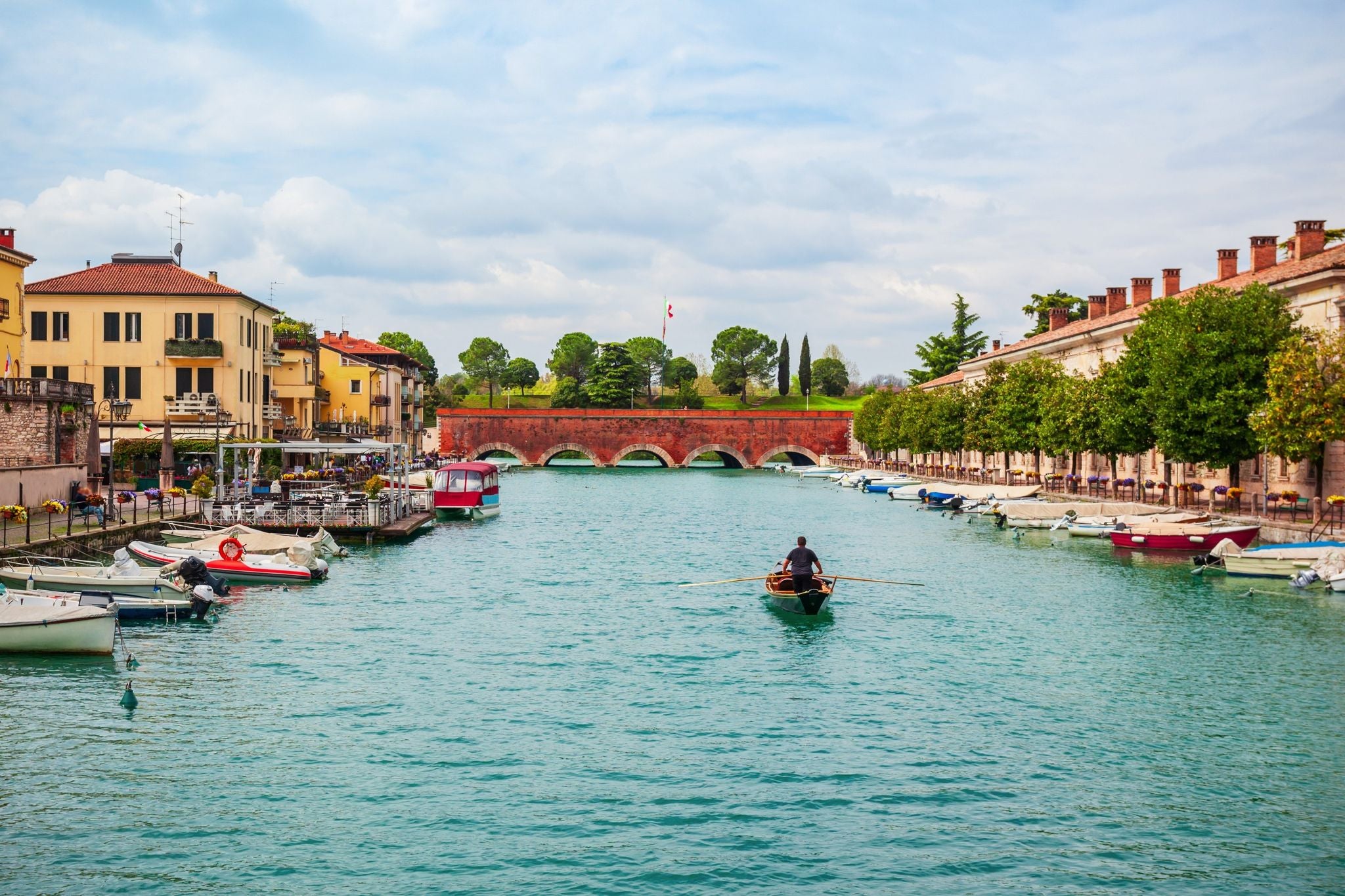 shutterstock_2490683283 (1).jpg