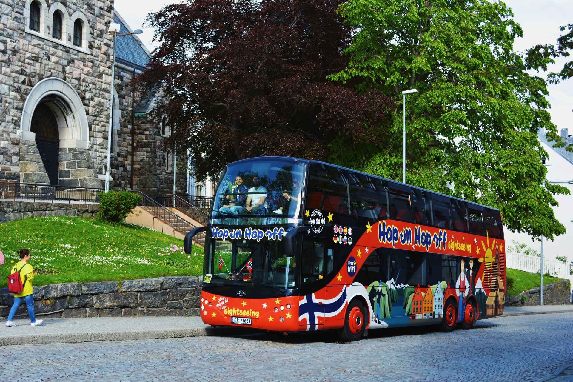 Ålesund: 1-Day Hop-On Hop-Off Sightseeing Bus GrayLine