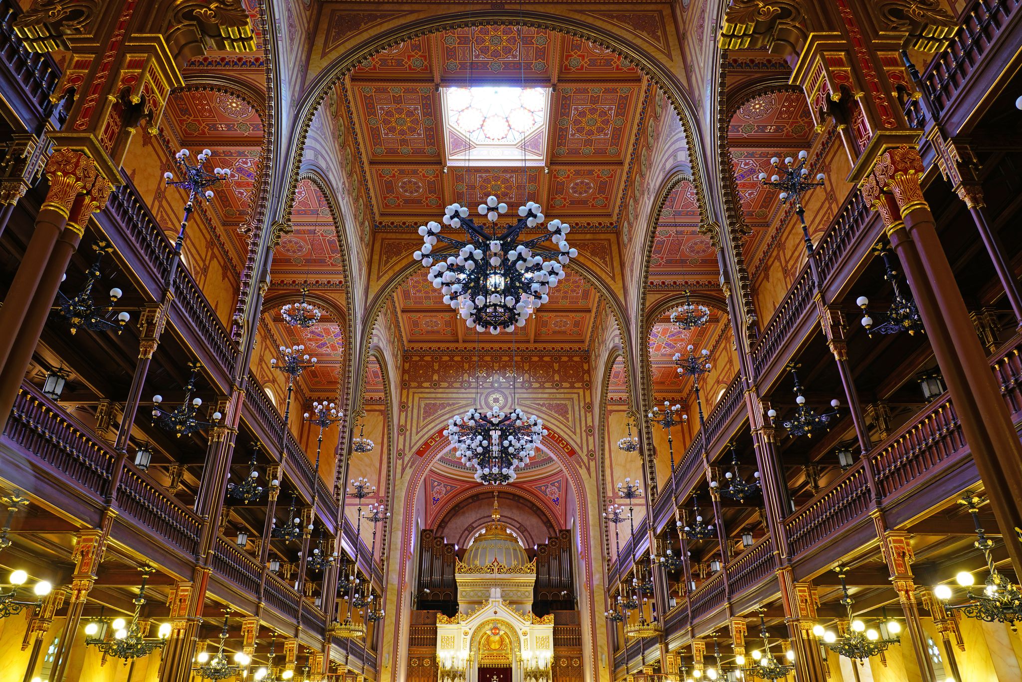 Photo of the interior of the landmark Dohány Street Great Synagogue (Tabakgasse Synagogue) in downtown Budapest, Hungary.