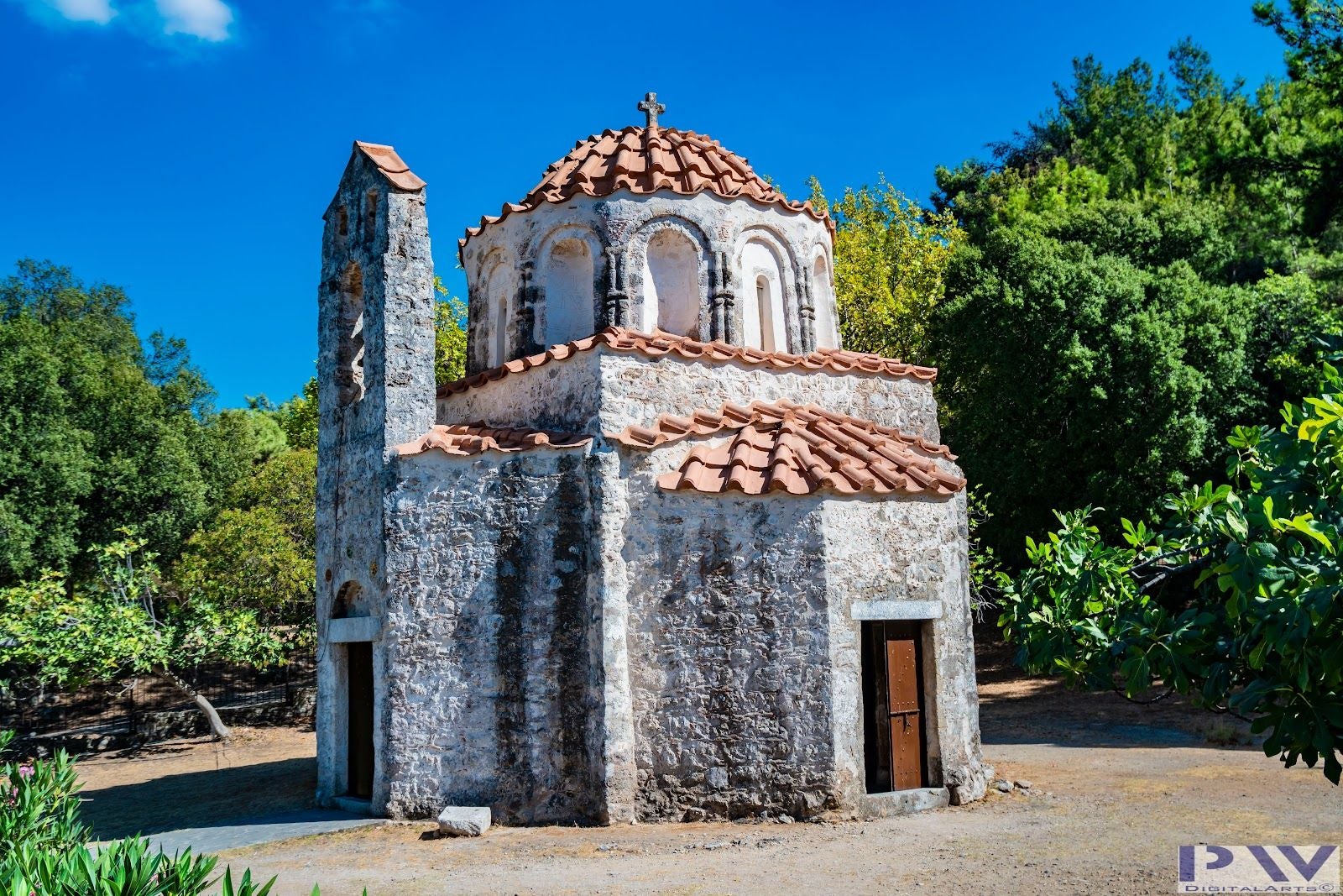 Photo of panoramic aerial view of Lindos bay, village and Acropolis, Rhodes, Greece.