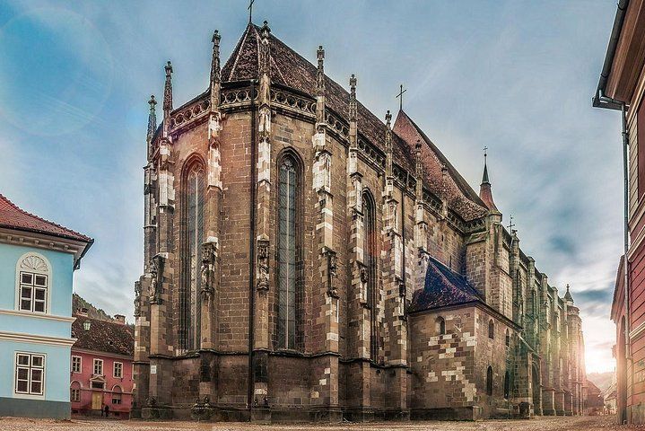 Private Transfer Bucharest Otopeni Airport (OTP) to/from Brasov