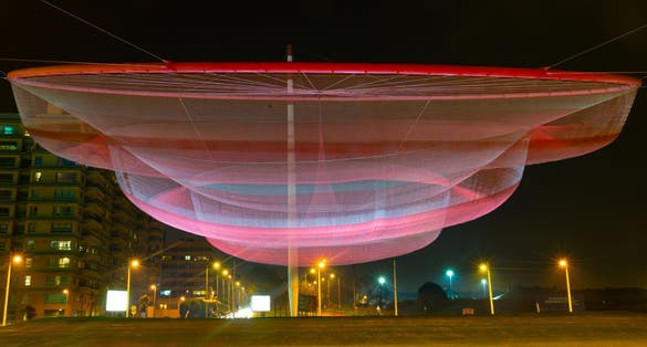 She changes as Rotunda da Anémona , designed by artist Janet Echelman in Northern , porto Portugal.