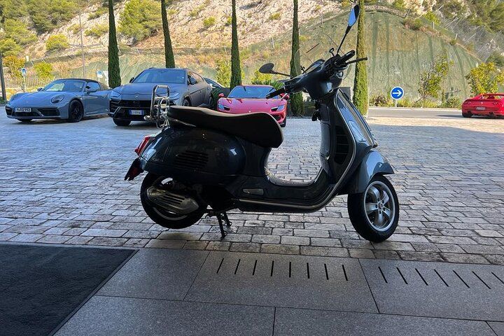 Vespa scooter rental to explore the French Riviera