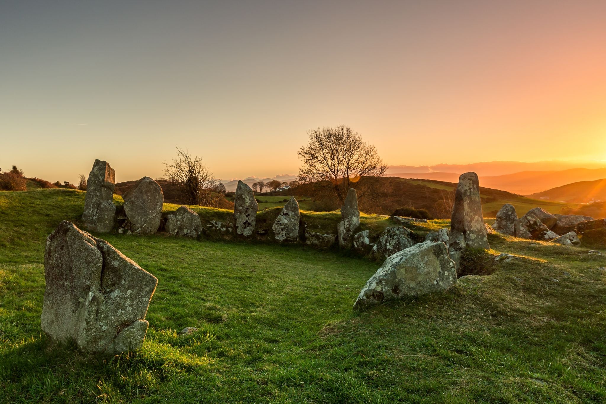 photo of Ballymacdermot Court Tomb, Newry, Northern Ireland.