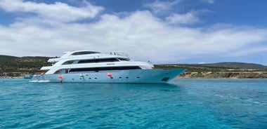 Paphos: Blue Lagoon Cruise-BBQ Lunch, Open Bar, Slide