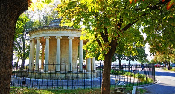 photo of Memorial of Lieutenant General Sir Thomas Maitland in Spianada Square in Corfu, Greece,Corfu Greece.