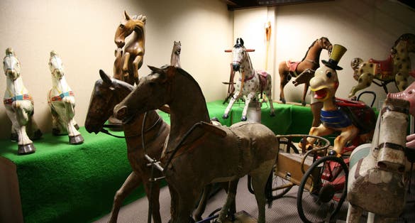 More than fifteen years ago, we discovered a true unknown treasure in Colmar: a marvelous collection of nearly two thousand toys: dolls, trains, automatons, bears, cars... from the 19th century