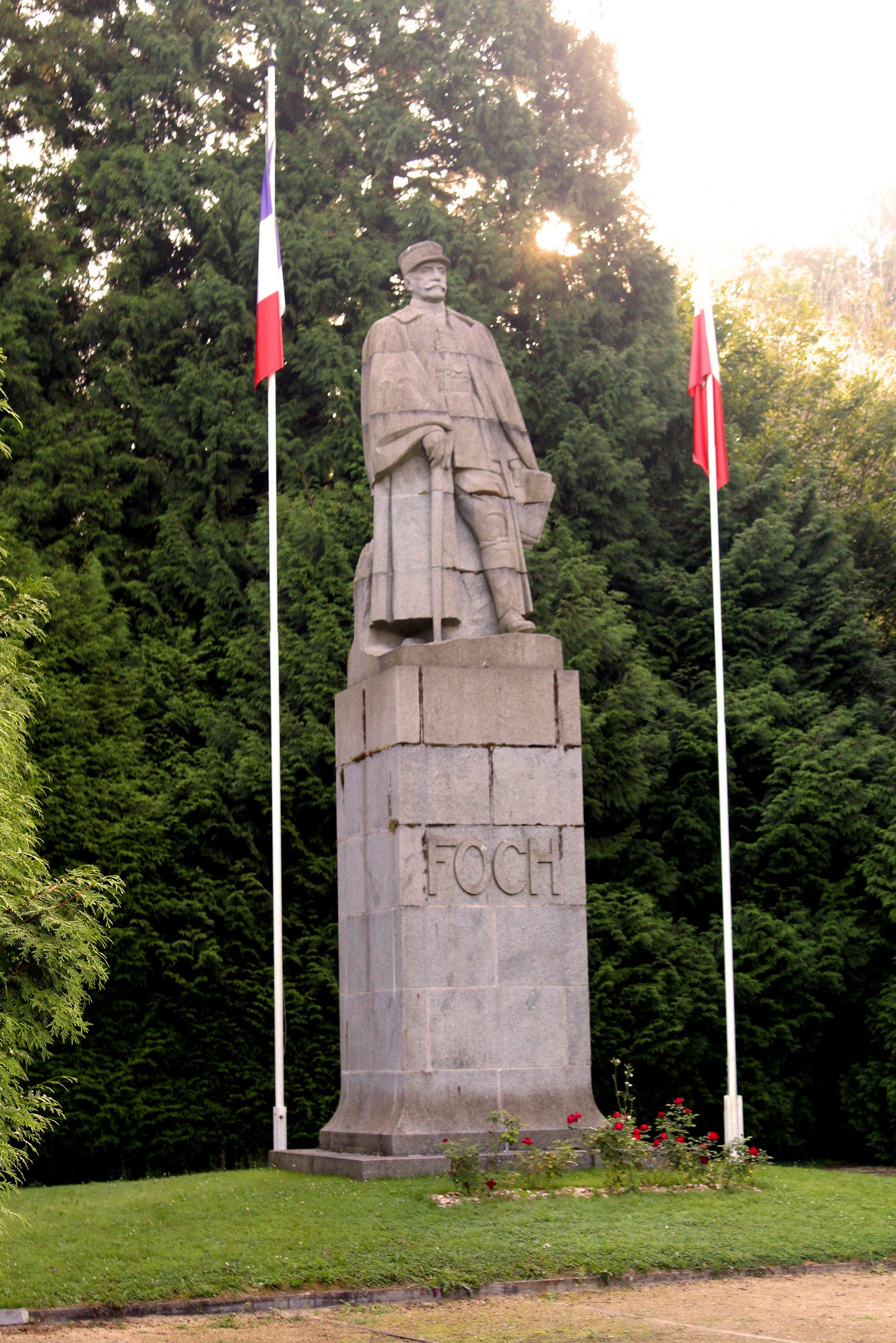 Glade of the Armistice, statue general Forch