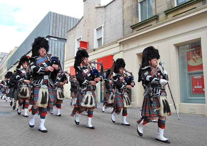 Edinburgh in July: Weather, Festivals & Top Things To Do