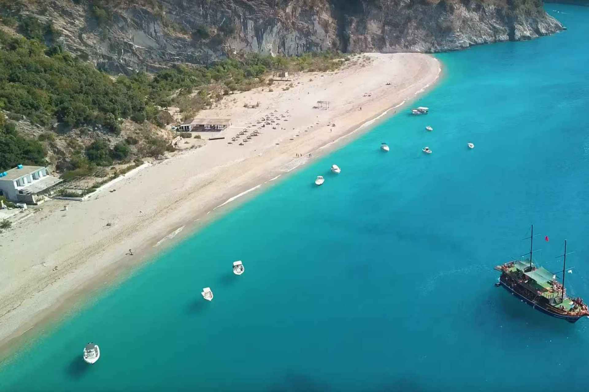 Sarandë: Boat Tour at Kroreza & Hidden Caves with Snorkeling