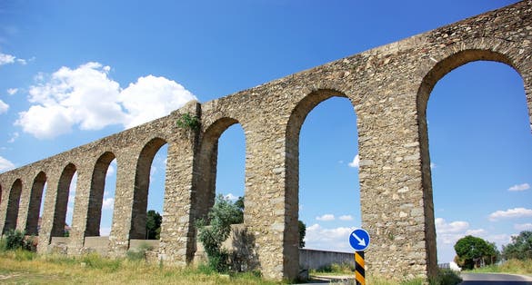Evora aqueduct, south of Portugal.