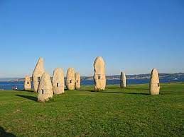 Monument to the Fueros travel guide