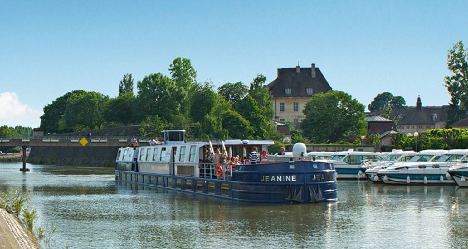 Remarkable Sites and Fine Wines on a Cruise through Burgundy and the Doubs Valley (port-to-port cruise)