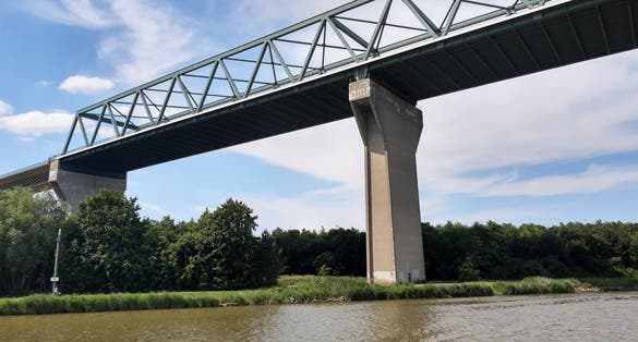 Photo of Bridge Brunsbüttel over the Kiel Canal.