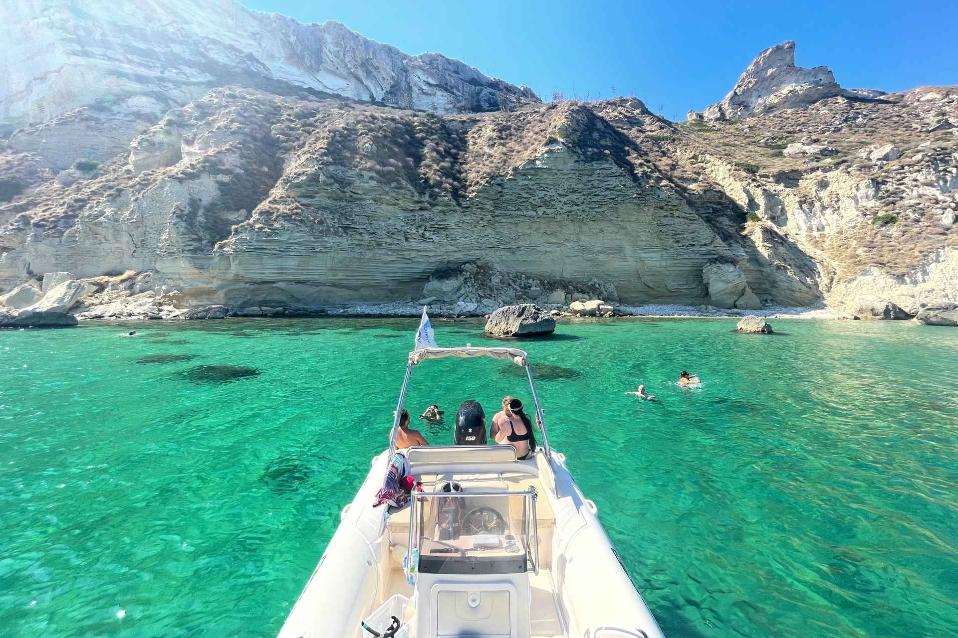 Cagliari: Boat Tour with 4 Swim Stops, Snorkeling & Prosecco